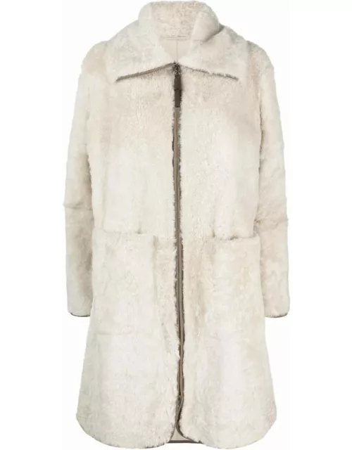 Fur coat with zipper