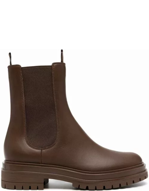 Brown leather Chelsea boot