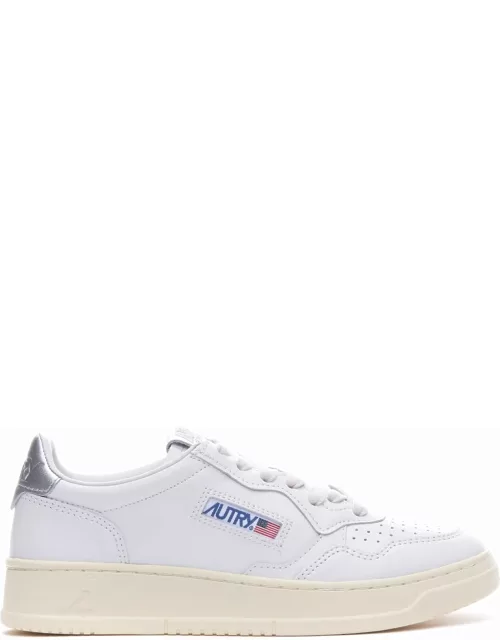 Autry Medalist Low Sneakers In White And Silver Leather
