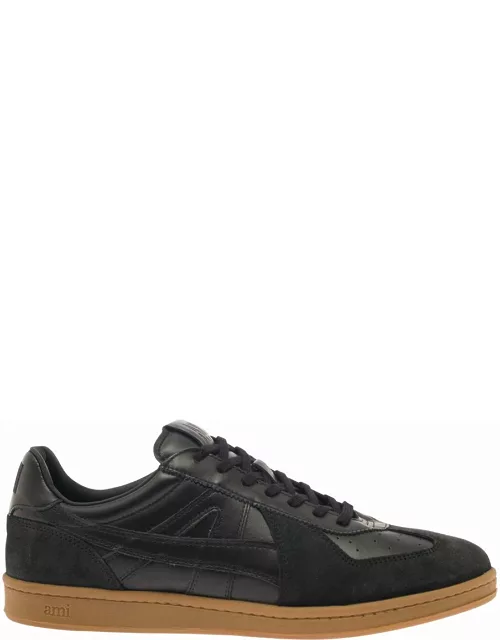 Ami Alexandre Mattiussi Black Low-top Sneakers With Suede Inserts And Contrasting Sole In Leather Man