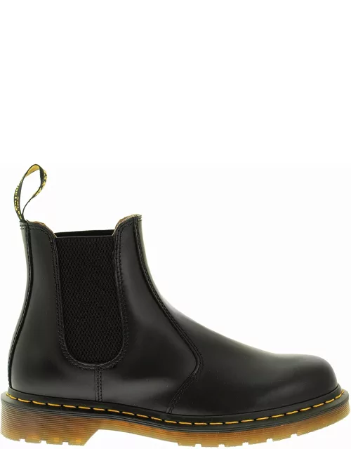 Dr. Martens Smooth 2976 - Leather Chelsea Boot