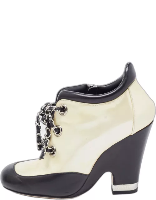 Chanel Off White/Black Patent and Leather Lace Up Ankle Boot