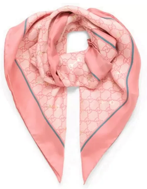 Pink scarf with GG clamp