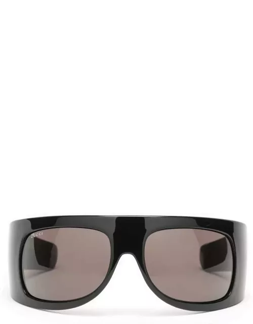 Black masked sunglasse