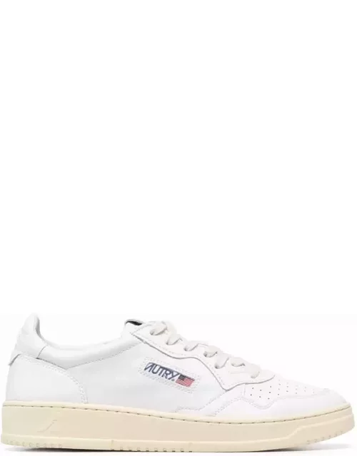 Action white trainer