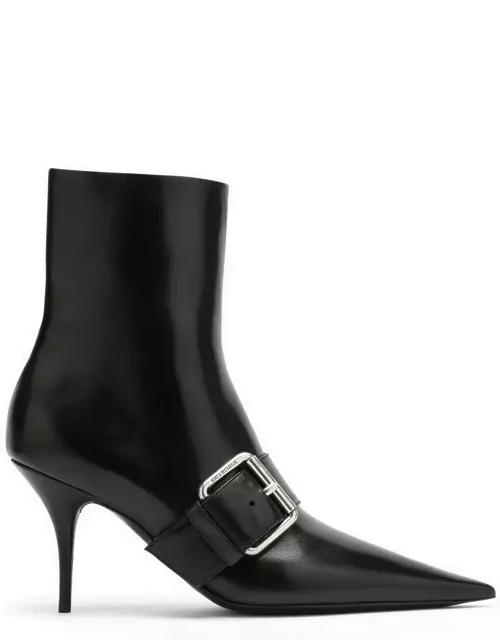 Black leather pointed boot