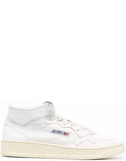 Autry Medalist Mid Sneakers In White Leather