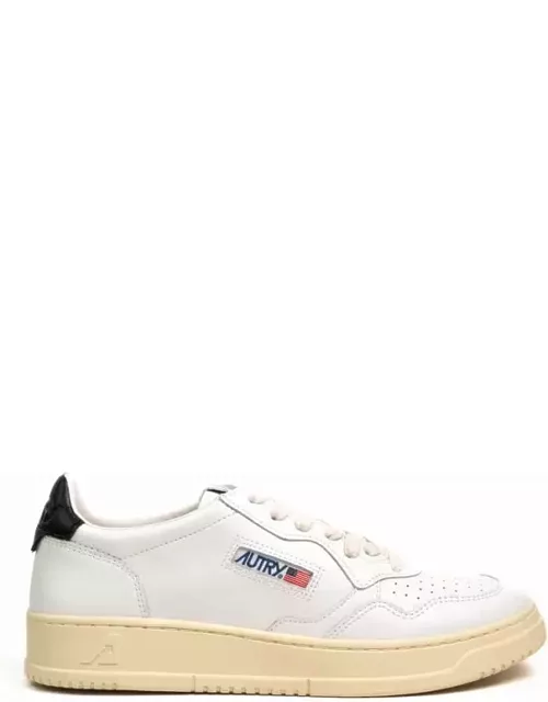Autry Medialist Low Sneakers In White/black Leather