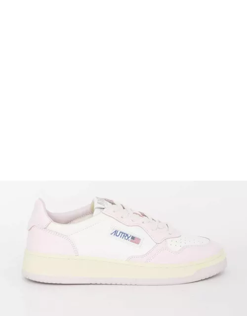 Autry Medialist Low Sneakers In Two-tone White/pink Leather