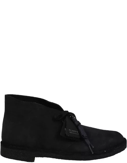 Clarks Round Toe Lace-up Ankle Boot