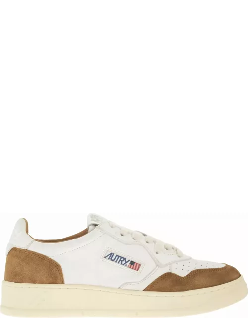 Autry Medalist Low - Sneakers In Goatskin And Suede