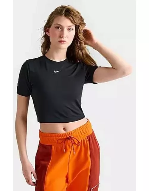 Women's Nike Sportswear Essential Slim-Fit Crop T-Shirt