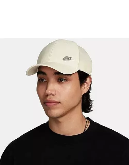 Nike Dri-FIT Club Structured Metal Logo Strapback Hat