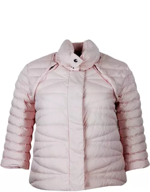 Add 100 Gram Down Jacket With High Quality Feathers. The Sleeves Are Detachable With A Convenient Zip. Side Pockets And Zip And Button Closure