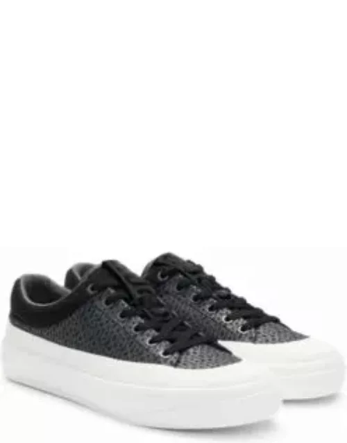 Repeat-logo trainers with rubber sole- Black Men's Sneaker