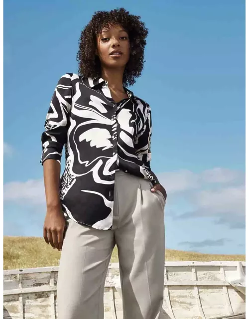 Forever New Women's Lila Longline Printed Satin Shirt in Dunstan Abstract
