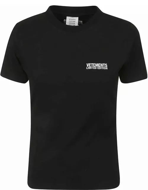 VETEMENTS Embroidered Logo Fitted T-shirt