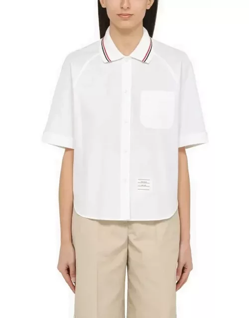 White short-sleeved shirt with patch