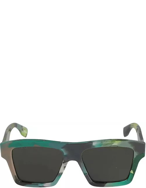 Gucci Eyewear Square Sunglasse