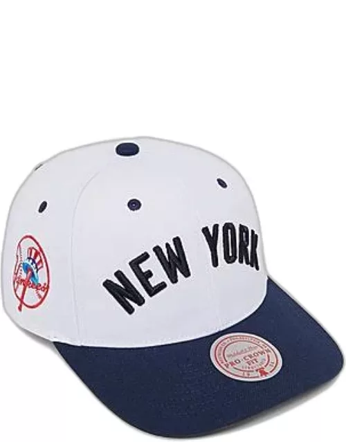 Mitchell & Ness Evergreen Pro New York Yankees MLB Snapback Hat